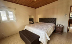 Large 4 bedroom house for sale in Palaiometocho Large 4 bedroom house for sale in Palaiometocho