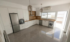 4 bed house to rent in Engomi