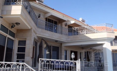 Spacious 4 bedroom furnished villa with swimming pool for sale in Amathus area
