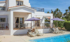9 bedroom villa for sale in Coral Bay