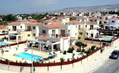 9 bedroom villa for sale in Coral Bay