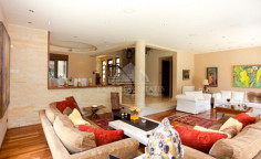 5 bedroom unfurnished house for sale in Kato Polemidia