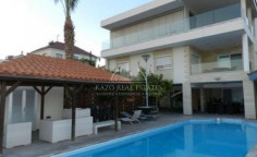 Spacious 4 bedroom furnished house with swimming pool for sale in Agios Athanasios