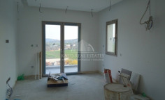 6 bedroom house with swimming pool for sale in Moni