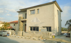 6 bedroom house with swimming pool for sale in Moni