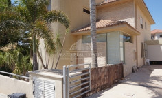 Beautiful 4 bedroom furnished house with swimming pool for sale in Agios Athanasios