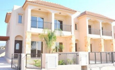 3 bed house with swimming pool for sale in Moni