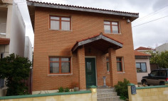 3 bedroom brick built, timber frame house with a category insulated and in great condition! 