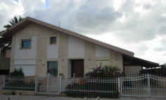 4 bedroom villa with swimming pool, pool bar and garden for sale in Trachoni 