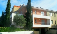 2 bedroom furnished apartment with swimming pool for sale in Yeroskipou