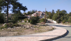 4 bedroom bungalow on large plot in Souni Limassol 