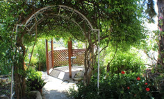 2 bedroom, 2 bathroom stone built colonial style village house in excelent condition 