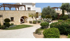 Luxury 3 bedroom villa with swimming pool for sale in Aphrodite Hills