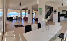 6 bedroom villa for sale in Kissonerga