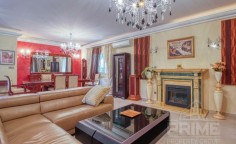 4 bedroom furnished villa with swimming pool to rent in Mouttagiaka