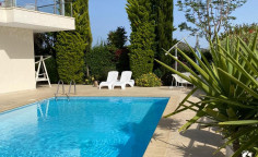Spacious 4 bedroom house with swimming pool for sale in Palodia
