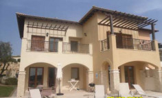 Spacious 2 bedrooms house with swimming pool for sale in Aphrodite Hills