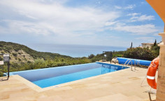Spacious 2 bedrooms house with swimming pool for sale in Aphrodite Hills