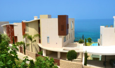 Luxury 4 bed house with swimming pool for sale in Chloraka