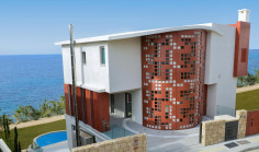 Luxury 4 bed house with swimming pool for sale in Chloraka