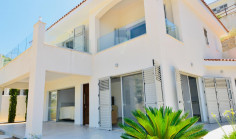 3 bedroom house with swimming pool for sale in Kamares