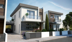 Large 3 bedroom house for sale in Oroklini