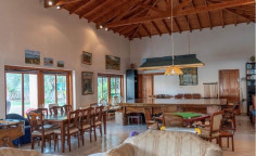 10 bedroom house with swimming pool for sale in Engomi