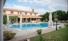 10 bedroom house with swimming pool for sale in Engomi