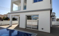 4 bedrooms house with swimming pool for sale in Kapparis