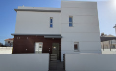 4 bedrooms house with swimming pool for sale in Kapparis