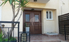 7 bedroom unfurnished house for sale in Mesa Geitonia