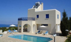 3 bedroom furnished house with swimming pool for sale in Agios Georgios