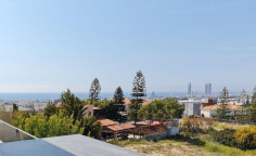 5 bedroom villa on very large plot of 1068 sqm 