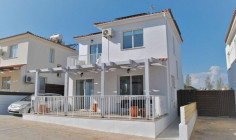 3 bedroom furnished house with swimming pool for sale in Pernera