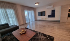 Luxury 4 bedroom furnished apartment with swimming pool to rent in Amathus area