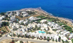 Beautiful 4 bed house with swimming pool for sale in Chloraka