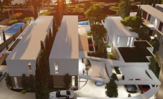 Spacious 7 bedroom house with swimming pool for sale in Coral Bay
