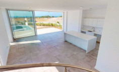 4 bed house with swimming pool for sale in Coral Bay