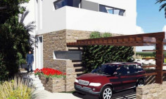 Lovely 4 bedrooms house with swimming pool for sale in Coral Bay