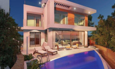 Spacious 4 bedroom house with swimming pool for sale in Kissonerga