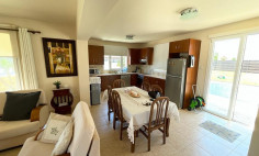 3 bedroom house with swimming pool for sale in Xylofagou