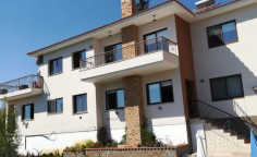 4 bedroom furnished villa with swimming pool for sale in Pera Pedi