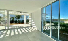 4 bedroom house for sale in Coral Bay