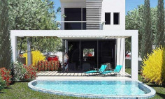 Spacious 3 bedroom house with swimming pool for sale in Coral Bay