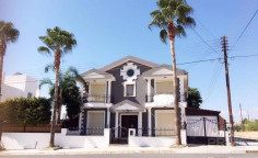5 bedroom furnished villa with swimming pool for sale in Linopetra