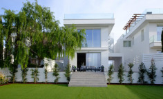 Luxury 4 bedroom house for sale in Dromolaxia Luxury 4 bedroom house for sale in Dromolaxia