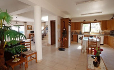 4 bedroom furnished house with swimming pool for sale in Yeroskipou