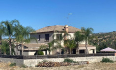 3 bedroom house with swimming pool for sale in Paramytha