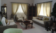4 bedroom furnished house with swimming pool for sale in Pyrgos