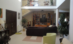 4 bedroom furnished house with swimming pool for sale in Pyrgos